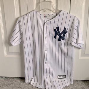 Majestic Yankee Jersey size boys medium
